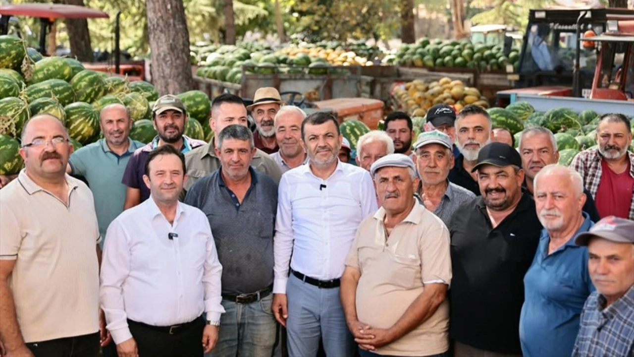 Acıpayam’da kavun-karpuz üreticisine Büyükşehir desteği