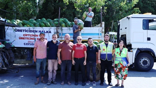 Acıpayam’da kavun-karpuz üreticisine Büyükşehir desteği — Fotoğraf 3