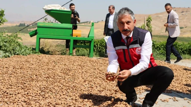 Adıyaman’da üreticilere makine ve ekipman desteği sağlandı — Fotoğraf 3