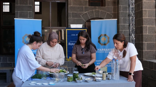 Diyarbakır Gastronomi Günleri Turşu Atölyesiyle Başladı — Fotoğraf 5
