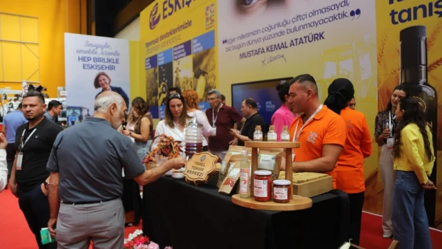 Eskişehir Tarım Fuarı’nda yerel üretim ve ipek tanıtılıyor — Fotoğraf 9