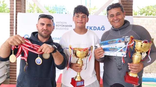Finike’de Aslan Balığı Avında 117 Balık Yakalandı — Fotoğraf 19