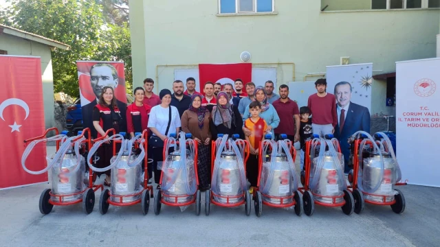 Kargı’da 7 yetiştiriciye süt sağım makinesi teslim edildi