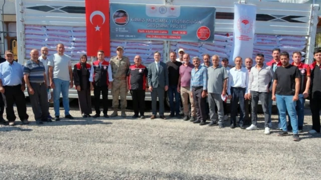 Kemaliye’de %75 hibeli kırmızı mercimek tohumu dağıtıldı — Fotoğraf 4