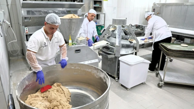 Kocaeli’de Tam Buğday Ekmeği Halk Ekmek Büfelerinde — Fotoğraf 5