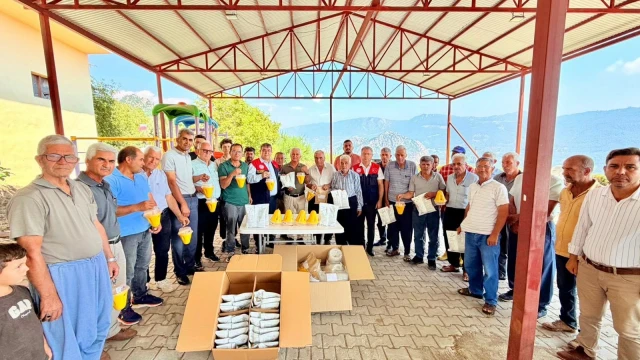 Mersin’de 38 şeftali üreticisine AMS ile mücadele desteği — Fotoğraf 2