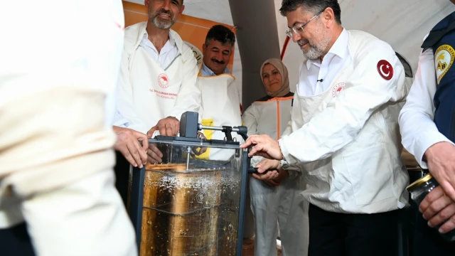 Tarım Bakanı Yumaklı: Türkiye bal üretiminde ikinci sırada — Fotoğraf 5