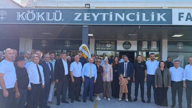 Vali Ustaoğlu: Zeytinyağı rekoltesi 40 bin tonu aşacak — Fotoğraf 1