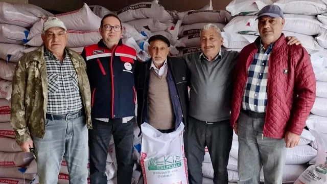Afyonkarahisar’da üreticilere yüzde 50 hibeli buğday tohumu — Fotoğraf 1