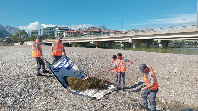 Antalya’da sağanak ve dolu tarım alanlarına zarar verdi — Fotoğraf 1