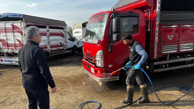 Ardahan’da Hayvan Pazarlarında Denetimler Sürüyor