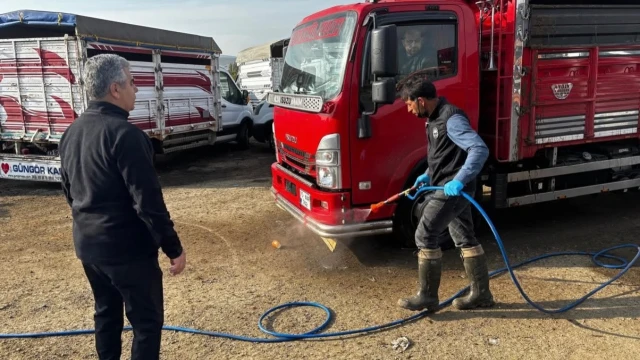 Ardahan’da Hayvan Pazarlarında Denetimler Sürüyor — Fotoğraf 2