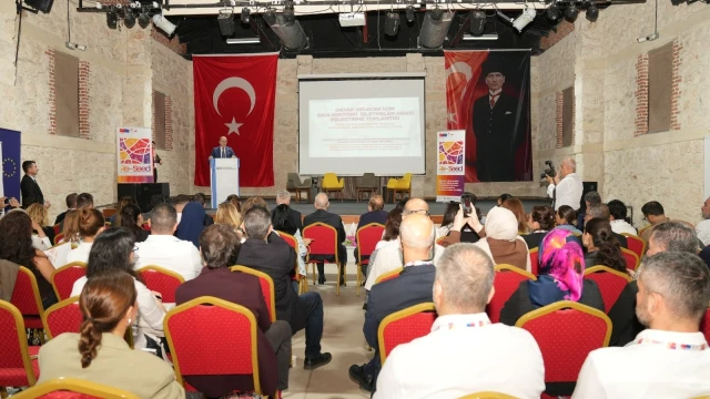 Deprem bölgesindeki gıda işletmeleri Adana’da buluştu — Fotoğraf 2