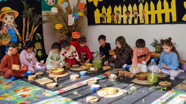 Diyarbakır’da kreş çocukları zeytin kırma etkinliğine katıldı