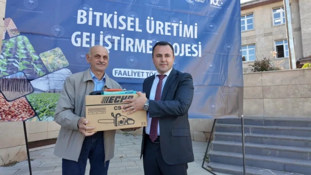 Düzce’de 102 Üreticiye Fındık Bahçesi Ekipmanı Verildi — Fotoğraf 2