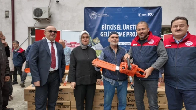 Düzce’de 102 Üreticiye Fındık Bahçesi Ekipmanı Verildi — Fotoğraf 3