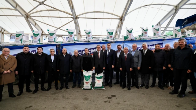 İBB’den 426 çiftçiye 116 ton yem bitkisi tohumu desteği — Fotoğraf 5