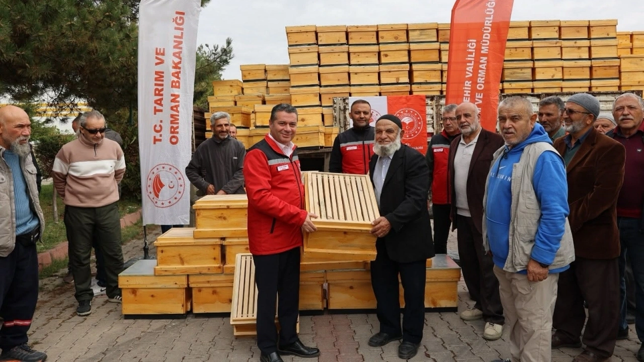 Nevşehir'de arıcılara %75 hibeli kovan desteği verildi