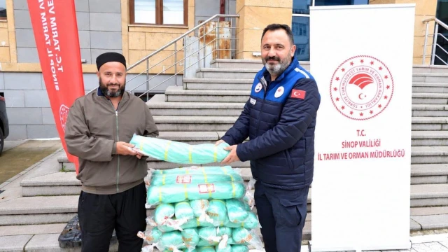 Sinop’ta geleneksel balıkçılara ağ ve donam desteği — Fotoğraf 1