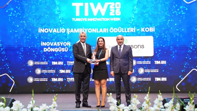 Soya sosunu çıtır yapraklara dönüştürüp ödül aldı
