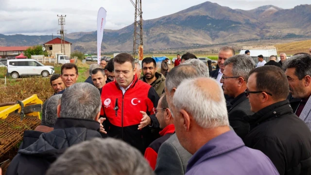 Vali Akmeşe: “Yerli tohumlarımız gayet başarılı” — Fotoğraf 2
