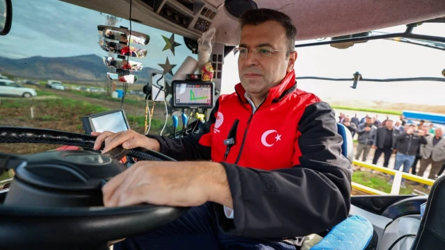 Vali Akmeşe: “Yerli tohumlarımız gayet başarılı” — Fotoğraf 9