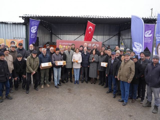 Eskişehir Büyükşehir, arıcılara 6,6 ton fondan yem desteği sağladı