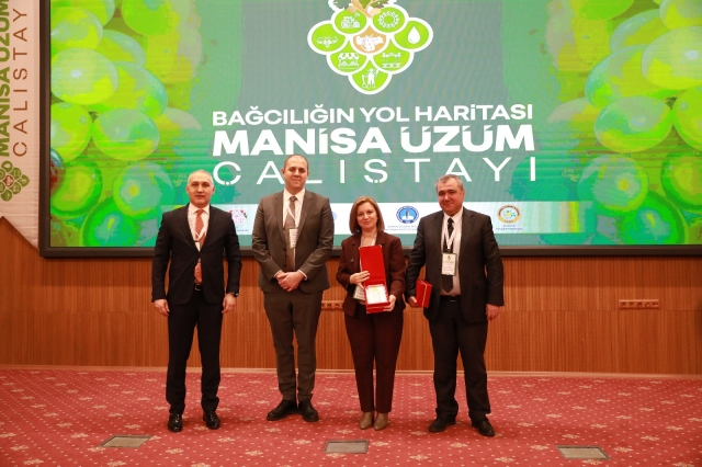 Manisa'da Üzüm Çalıştayı: Bağcılık İçin Yeni Stratejiler Geliştirildi