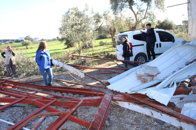 Antalya Büyükşehir Belediyesi Manavgat’ta hortum hasarını inceledi