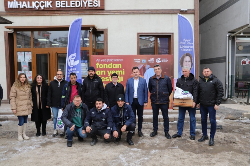 Eskişehir Büyükşehir, arıcılara 6,6 ton fondan yem desteği sağladı