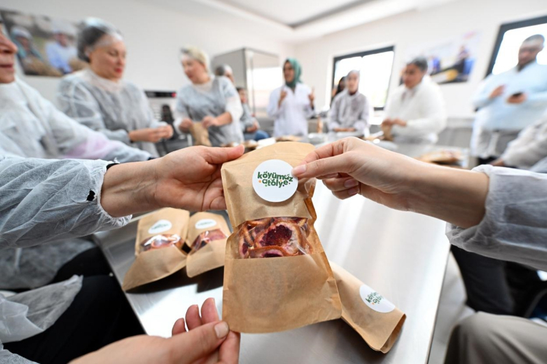 Mersin BŞB Kadınlara Kan Portakalı Kurutma Atölyesi Başlattı