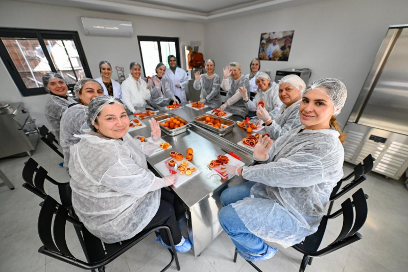 Mersin BŞB Kadınlara Kan Portakalı Kurutma Atölyesi Başlattı