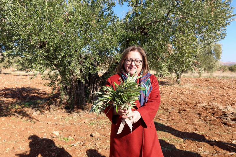 Gaziantep Büyükşehir Nizip’te çiftçilere 3,4 milyon litre mazot verdi