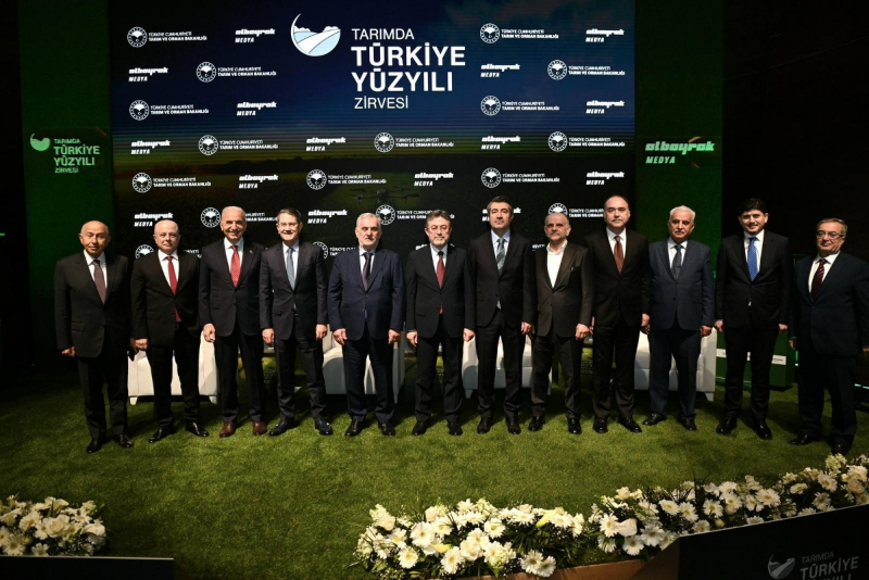 Tarımda Türkiye Yüzyılı Zirvesi İstanbul’da düzenlendi