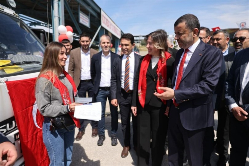 Denizli Büyükşehir 572 üreticiye koyun-koç desteği verdi