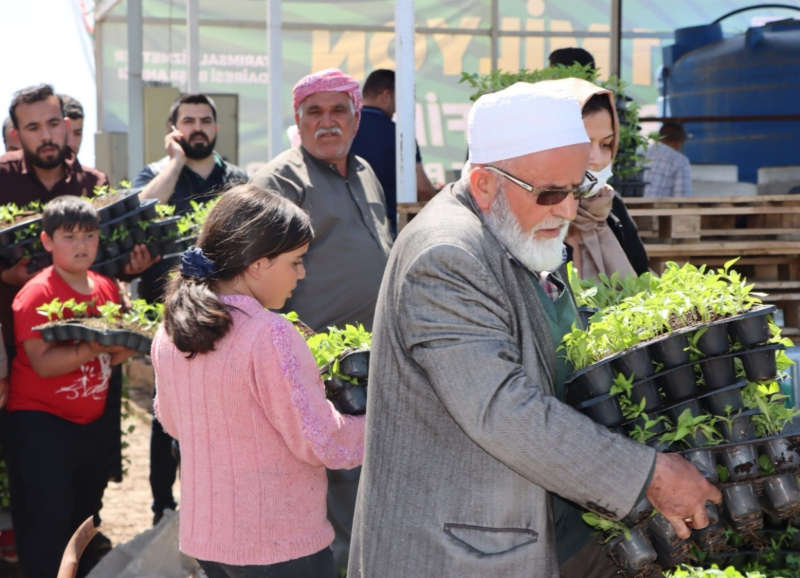 Şanlıurfa Büyükşehir 1 Milyon Fideyi Ücretsiz Dağıttı