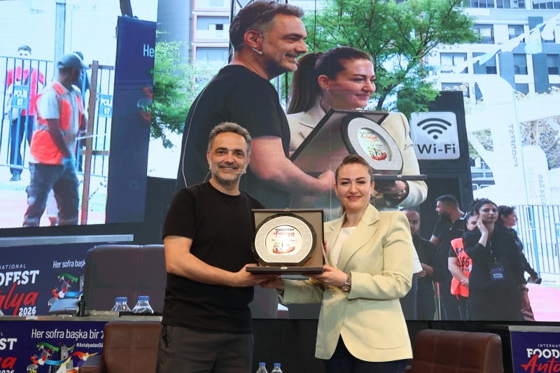 Antalya’da Foodfest Heyecanı: Ünlü Şefler Vatandaşla Buluştu