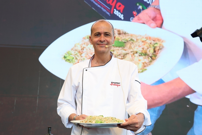 Antalya’da Foodfest Heyecanı: Ünlü Şefler Vatandaşla Buluştu