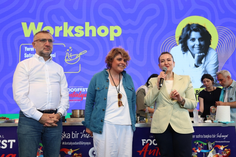 Antalya’da Foodfest Heyecanı: Ünlü Şefler Vatandaşla Buluştu