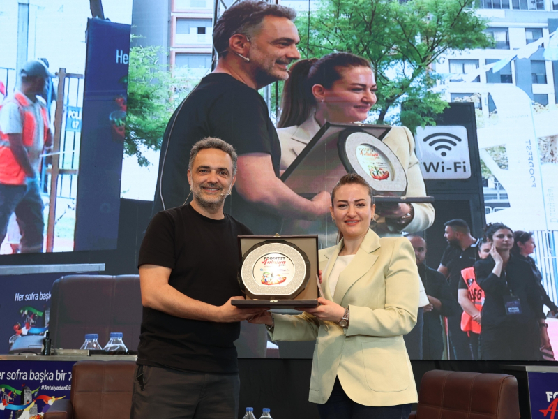 Antalya’da Foodfest Heyecanı: Ünlü Şefler Vatandaşla Buluştu