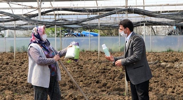 İl Müdürü Parıldar Yalova’lı Kadın Çiftçilerin gününü kutladı