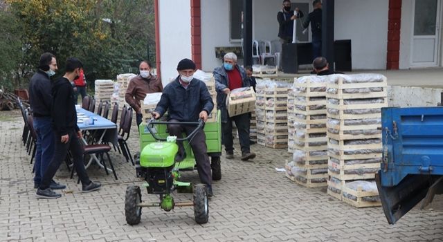 Sermayecik’li Çiftçilere 115 Bin Adet Çilek Fidesi Dağıtıldı