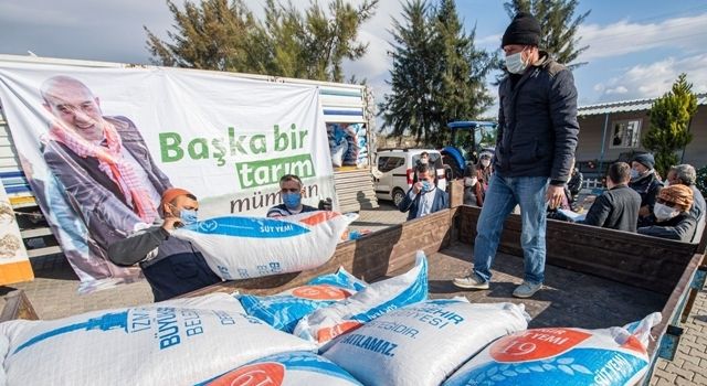 ​Büyükşehir’den Aliağalı üreticilere de yem desteği