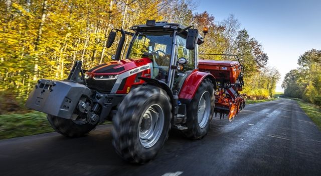 Massey Ferguson’un yeni traktörleri, hayvancılık ve tarla tarımında kullanım kolaylığı sağlayacak