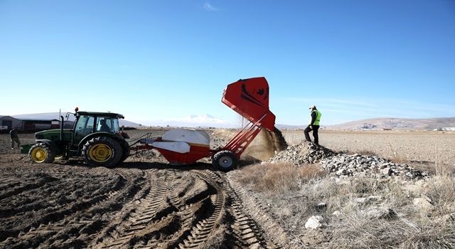 Talaslı çiftçilere destek yeni yılda da sürüyor