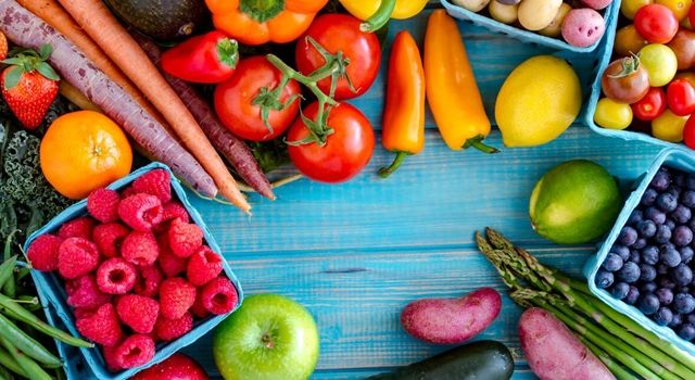 Antalya Halinde Yıllık Sebze Fiyatlarında %7 Düşüş, Meyvede İse %33’lük Artış Oldu