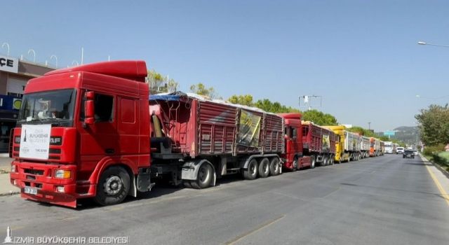 İzmir’den Muğla’da yangından etkilenen üreticilere 350 ton kuzu büyütme yemi