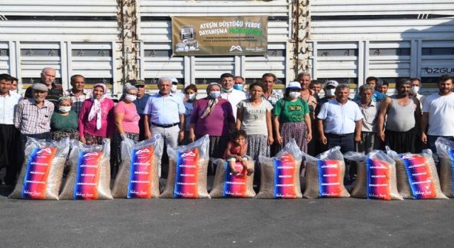 Mersin Büyükşehir’den Yangın Mağduru Üreticilere Yem Desteği