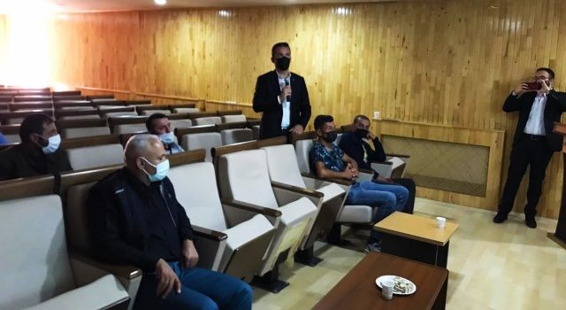 Veteriner Hekimlerden Büyükbaş Hayvan Yetiştiricilerine Seminer