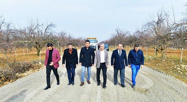 “Kırsal Yaşam Alanlarımızın Ulaşım Ağını Baştan Aşağıya Yeniliyoruz”